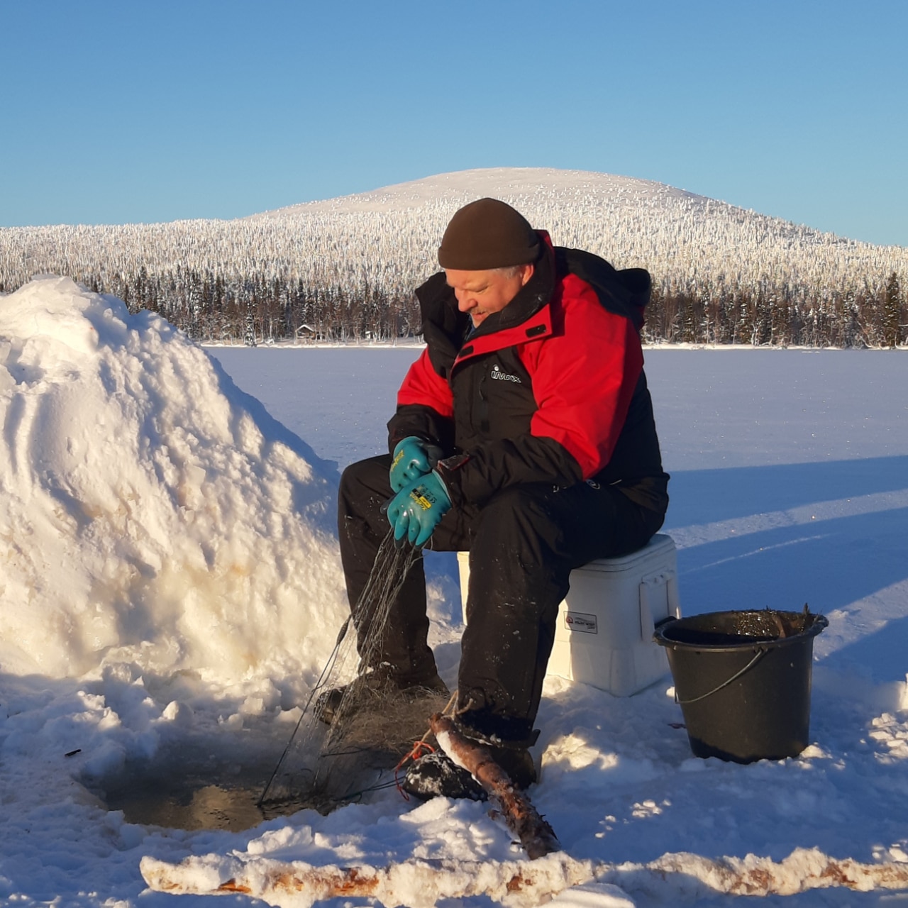 Talviverkoilla Keimiötunturin juurella • Kalastajaparisko Jukka & Päivi